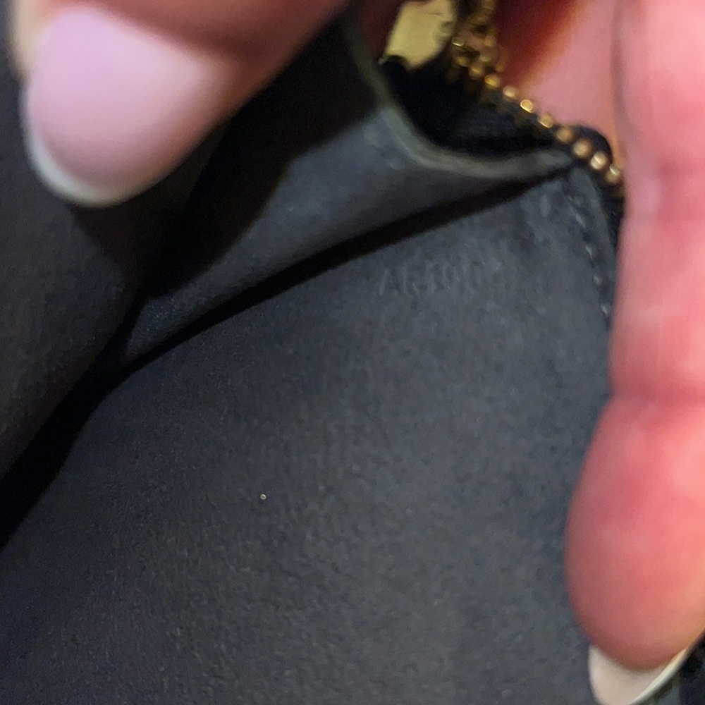 Louis Vuitton Epi Pochette - Picture 12 of 13